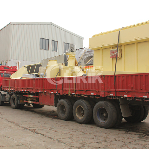 雷蒙磨粉機發貨現場